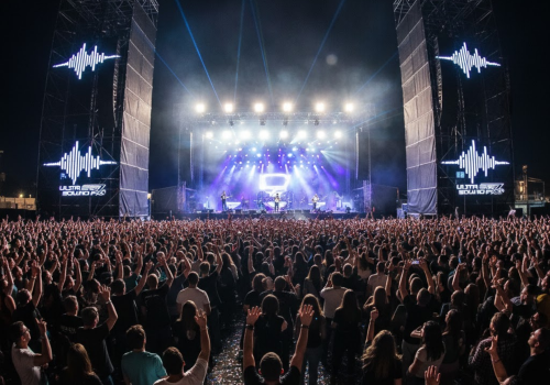 Mesh-Branda-konser-alanı